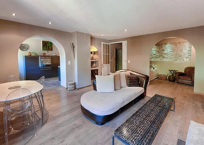 Pelletier Du Claux Apartment