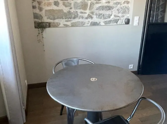 Pelletier Du Claux 아파트