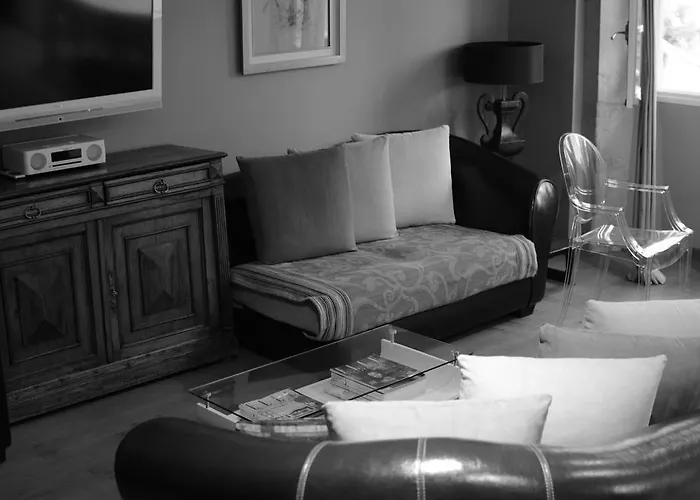 Pelletier Du Claux 아파트